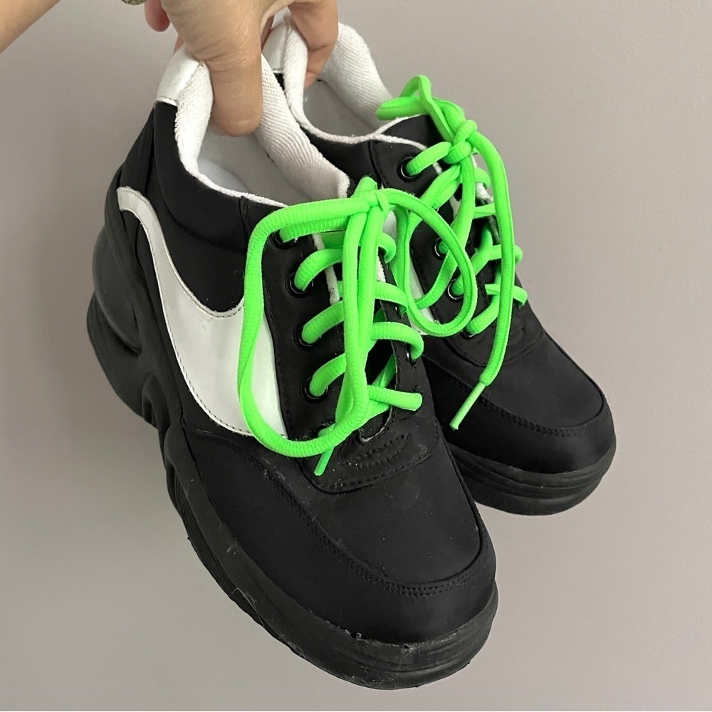 Vintage 90s Y2K Black White Bubble Platform Sneakers - 6.5